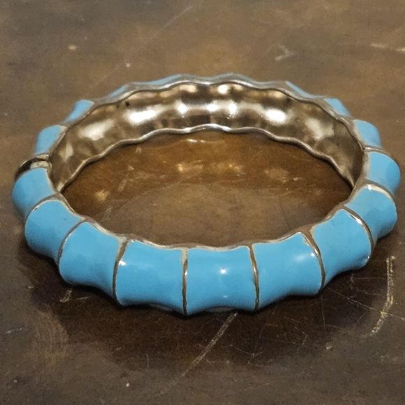 Premier Designs Jewelry Wavy Bracelet Bangle Turquoise And Silver Hinged - Picture 3 of 7
